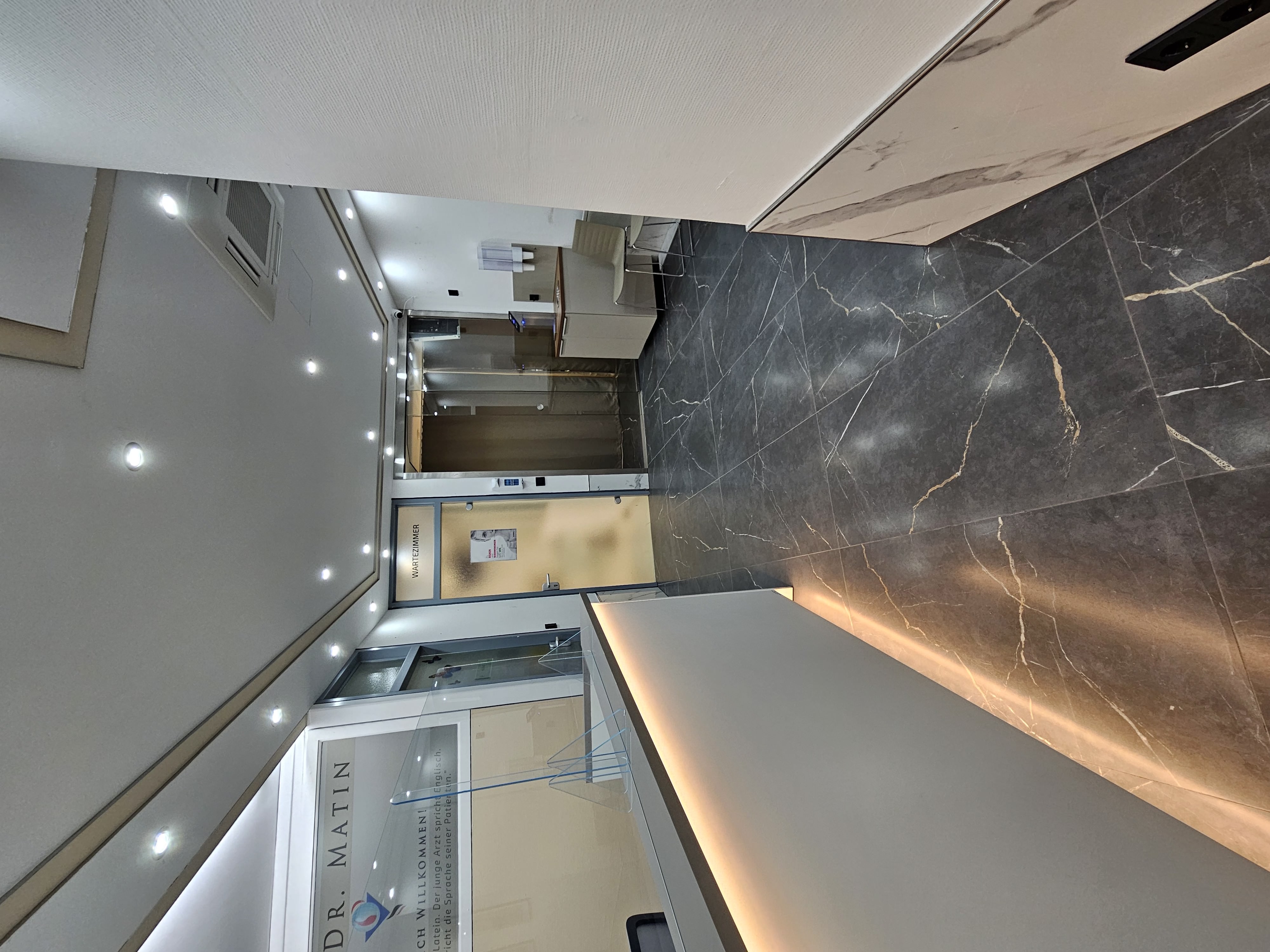 Eingangsbereich Praxis Dres. Matin