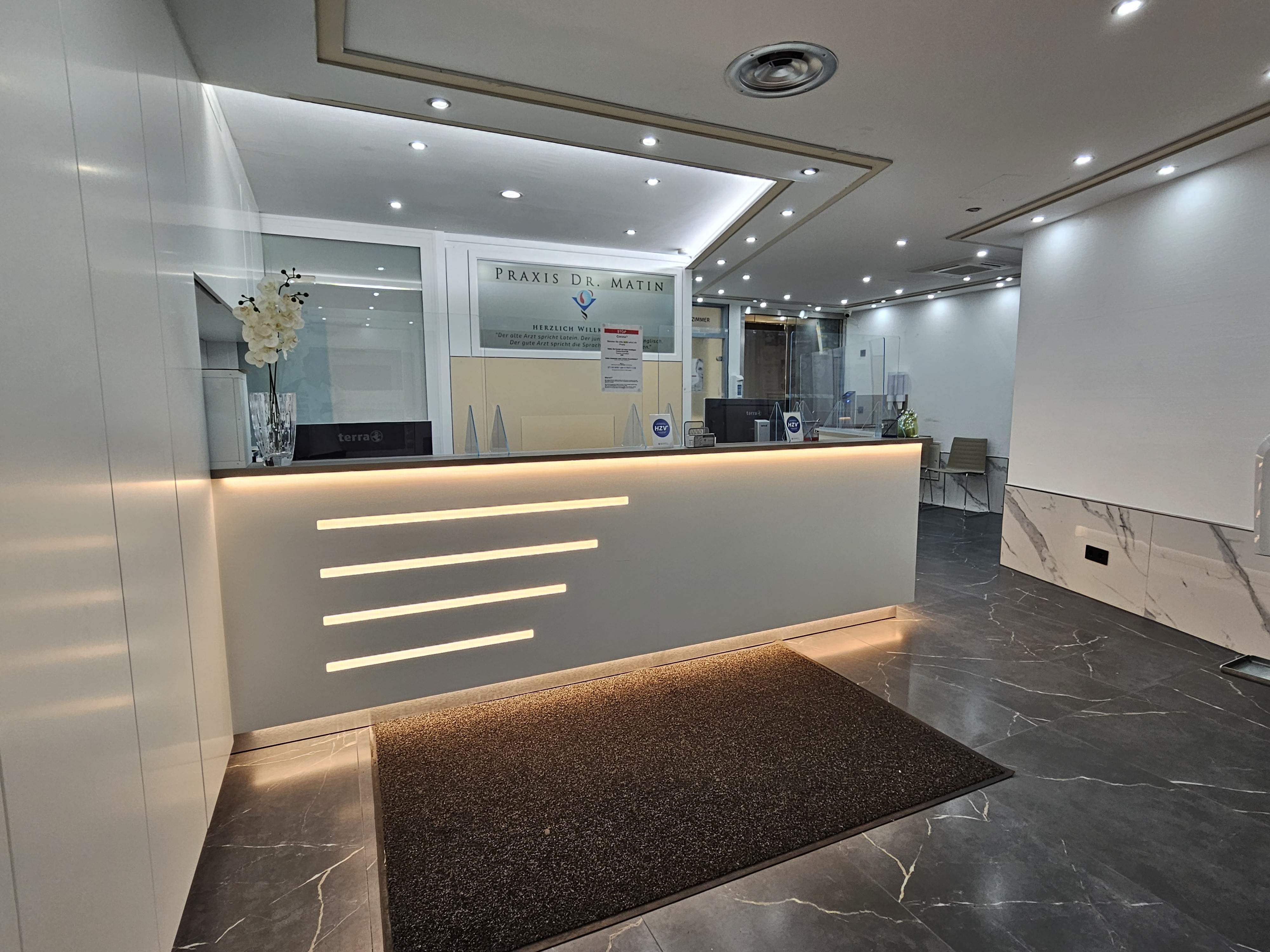 Empfangsbereich Praxis Dres. Matin Stuttgart-Feuerbach